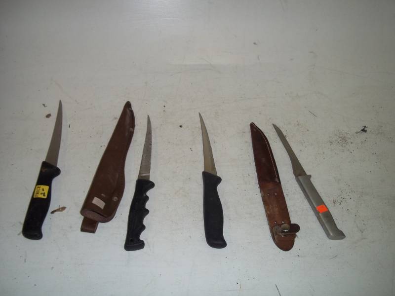 lot 113 image: 4 fliet Knives
