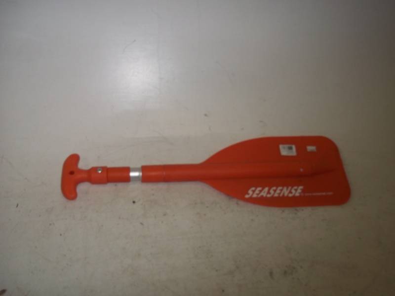 lot 120 image: Telescoping Boat Paddle