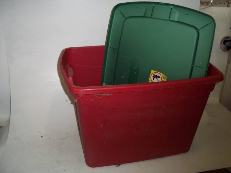 lot 139 image: Storage Tub