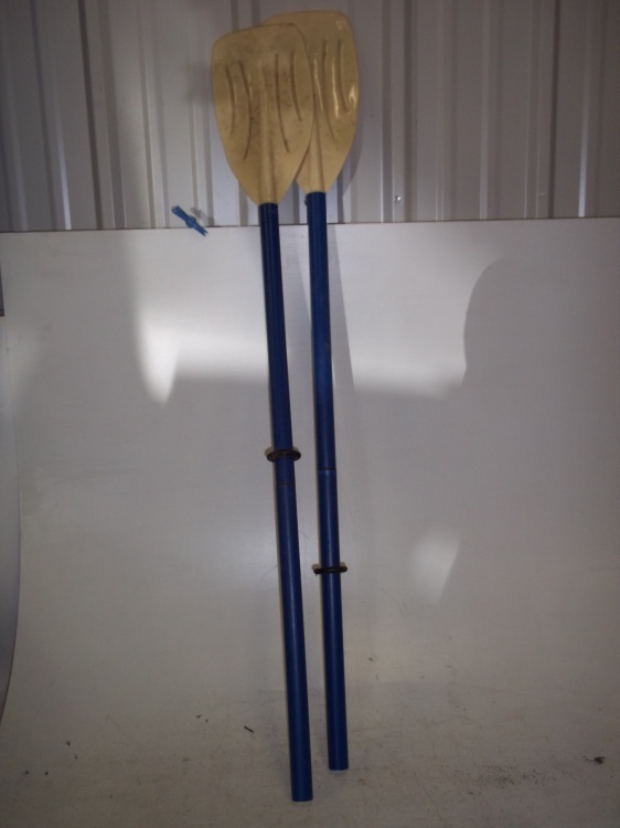 lot 171 image: Kayak paddle
