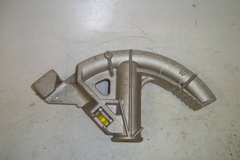 lot 185 image: 34 Pipe Bender