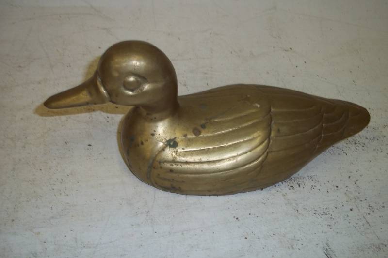 lot 200 image: Brass Duck