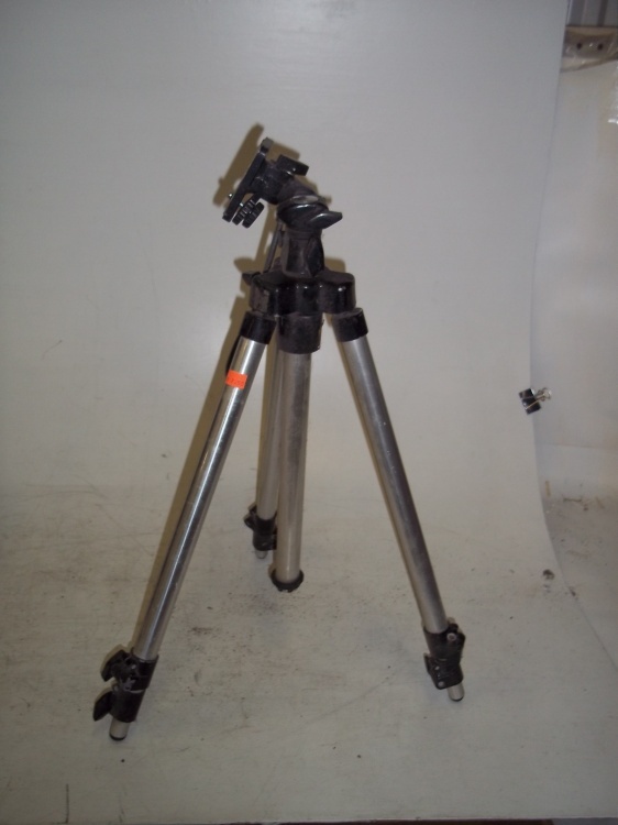 lot 212 image: Tripod