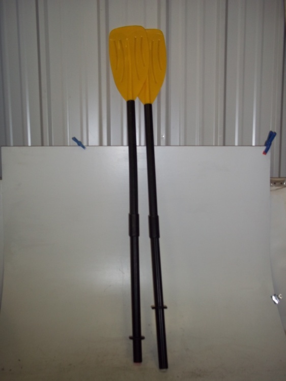 lot 213 image: Kayak Paddles