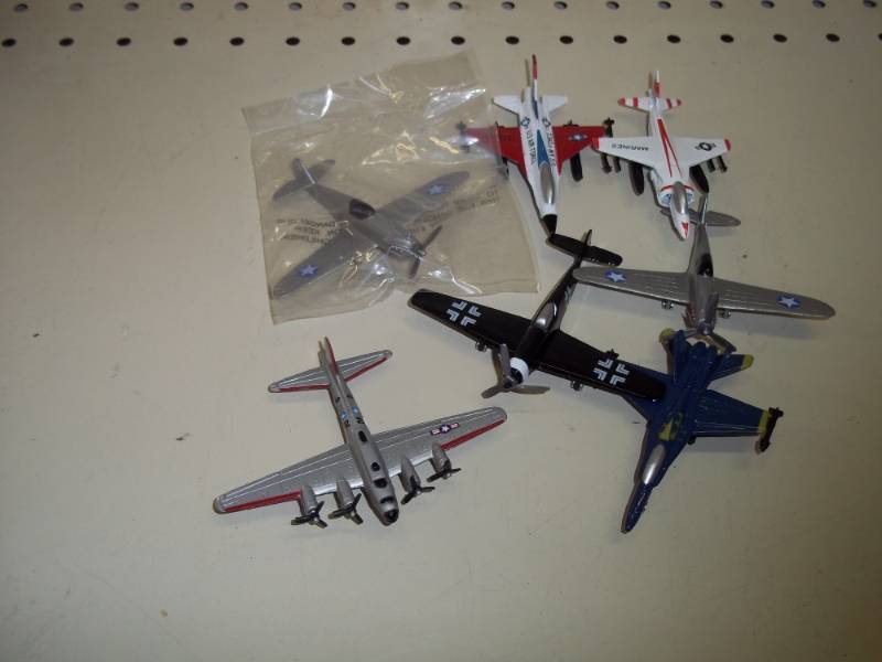 lot 220 image: 7 Toy metal airplanes