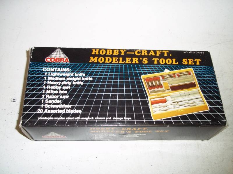 lot 222 image: Hobby tool set