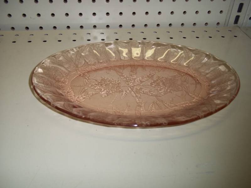 lot 244 image: Pink depression Gas plate