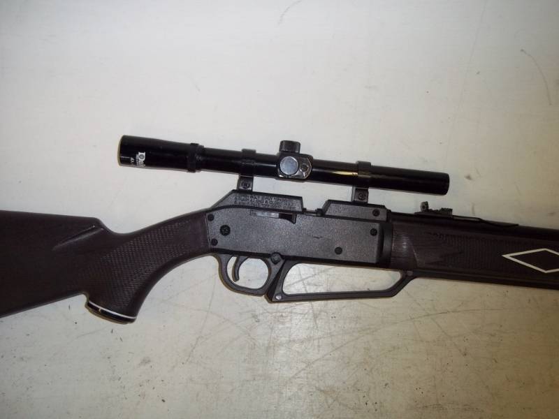 lot 247 image: Daisy Power line 880 BB Gun Pellet gun