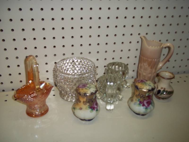 lot 272 image: Glass Dcor