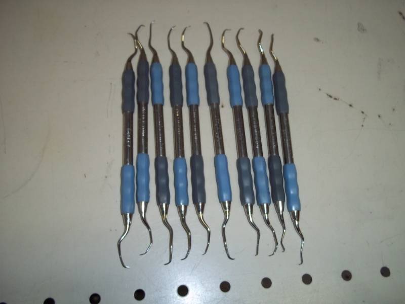 lot 275 image: 10 Dental picks