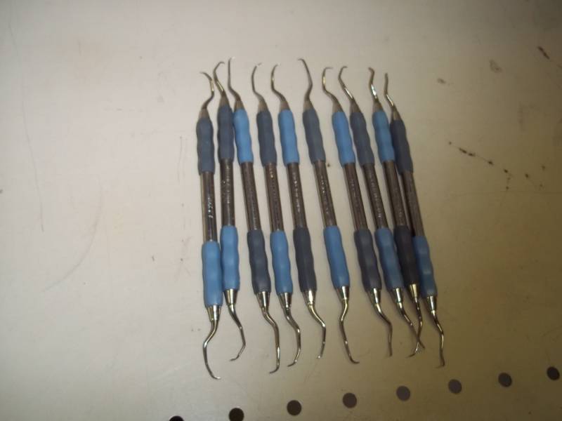 lot 281 image: 10 Dental picks