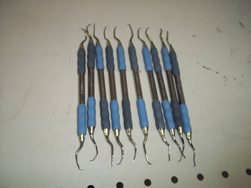 lot 285 image: 10 Dental picks