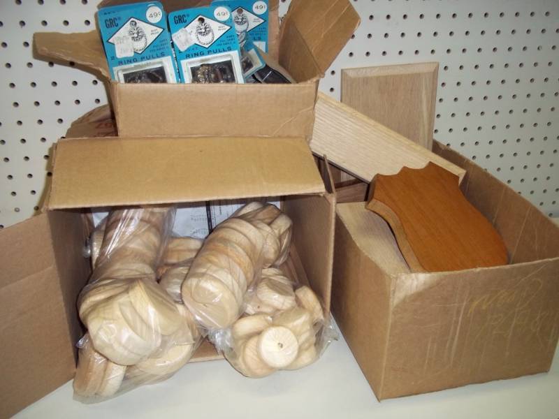 lot 290 image: Wood Craft Parts