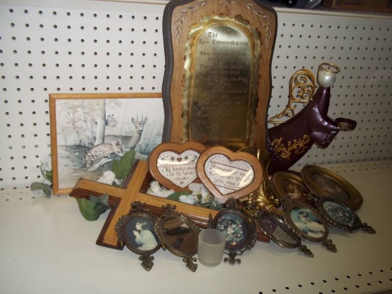 lot 294 image: Household Dcor