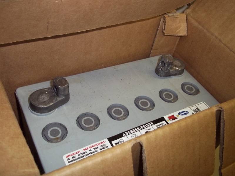 lot 309 image: Battery Model 221nfmkg  12v 43 amp hours