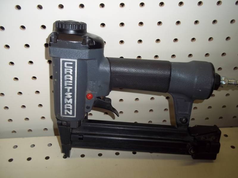 lot 311 image: Craftsman Brad Nailer