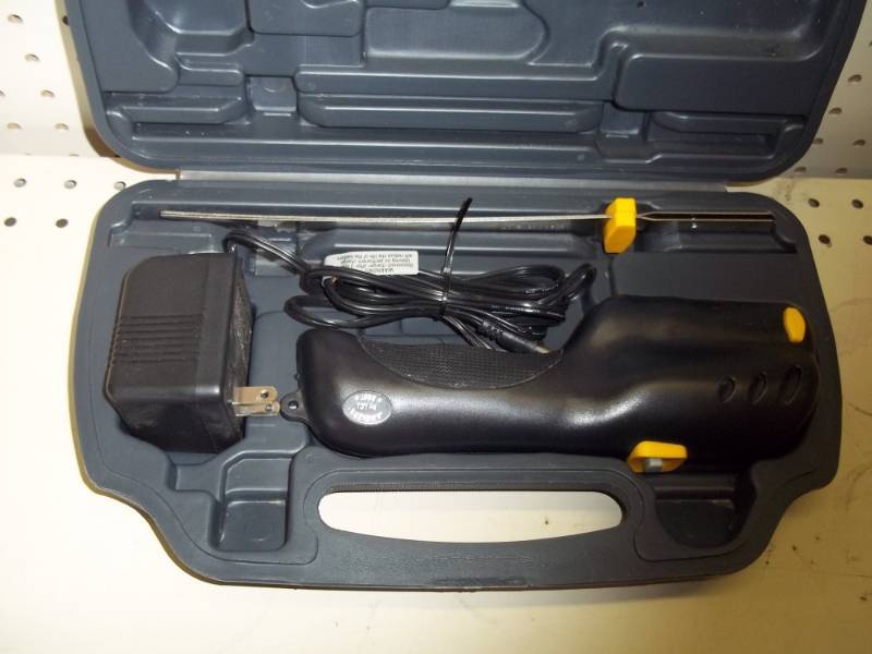 lot 312 image: Electric Knife