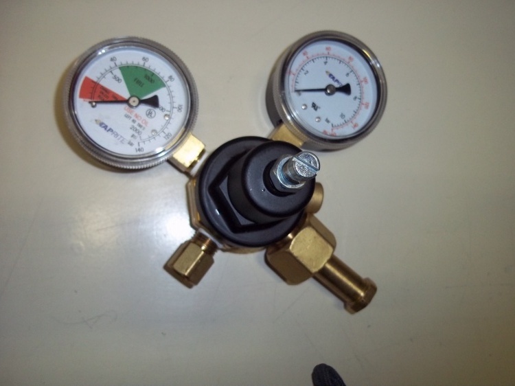 lot 332 image: Compressed Gas Regulators  Pressure