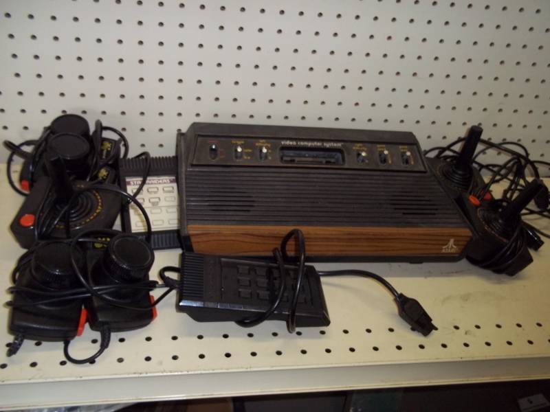 lot 333 image: Atari Game consul with controllers
