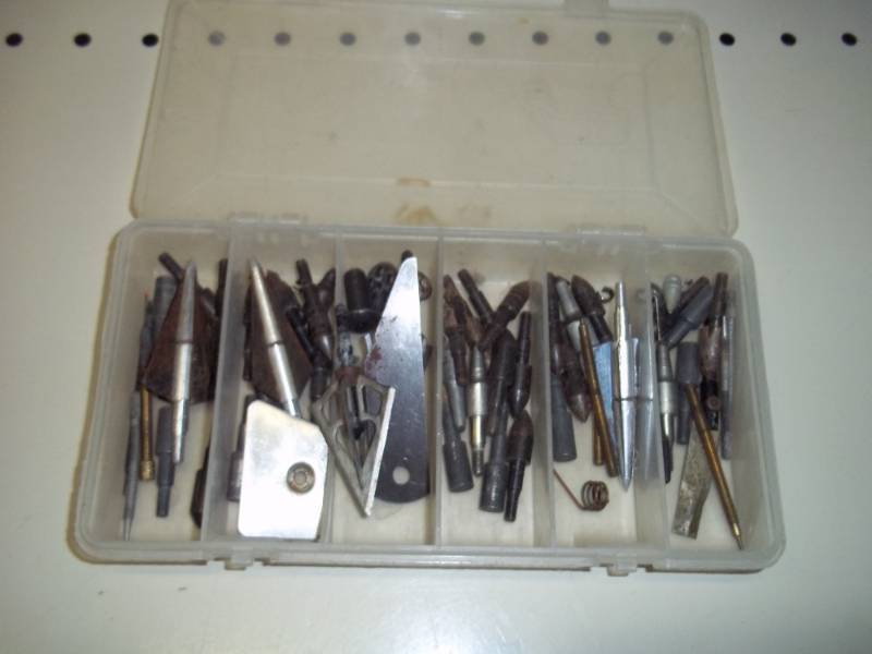 lot 334 image: Arrow Parts box