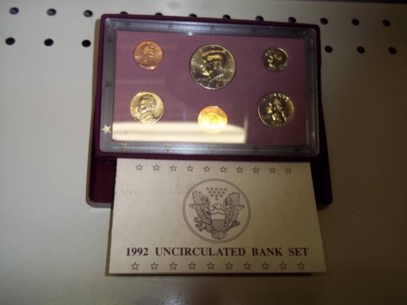 lot 336 image: 1992 proof coin set