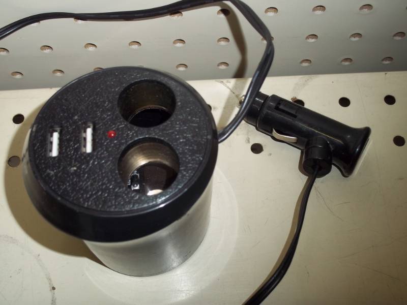 lot 342 image: 12v usb cigarette lighter adapter