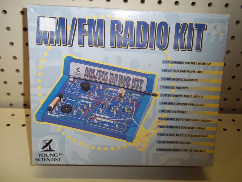 lot 352 image: AMFM Radio Kit