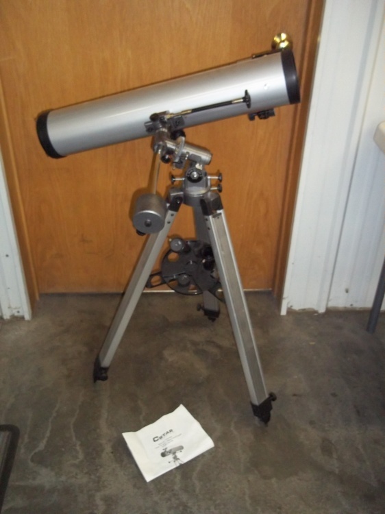 lot 360 image: Telescope 76mm x 700mm with manual and tripod