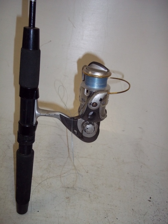 lot 367 image: Fishing Rod & Reel 5.5 ft
