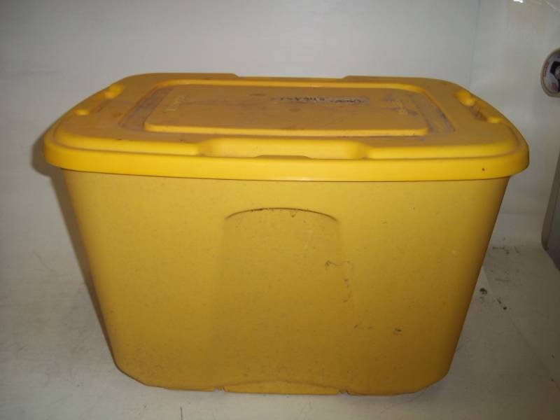 lot 382 image: Yellow Storage Tub