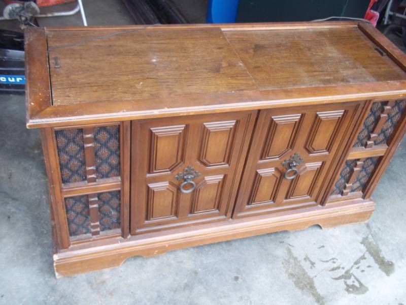lot 384 image: RCA  8 Track Stereo Cabinet