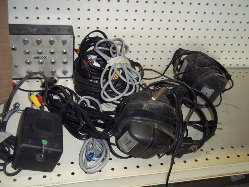 lot 386 image: Sound room head phone, cables, etc