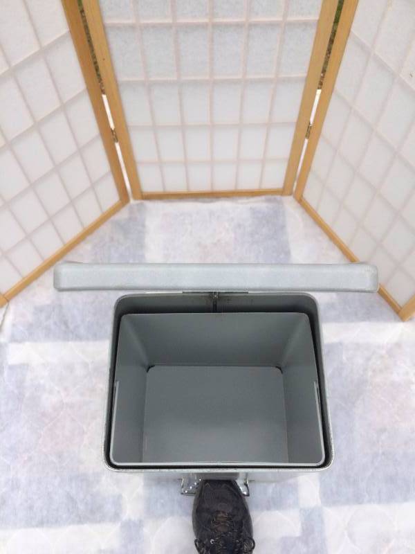 Retro Vintage Industrial United Metal Fabricators Steel Step On Medical Waste Receptical Basket With Removable metal liner - Super Condition - Works