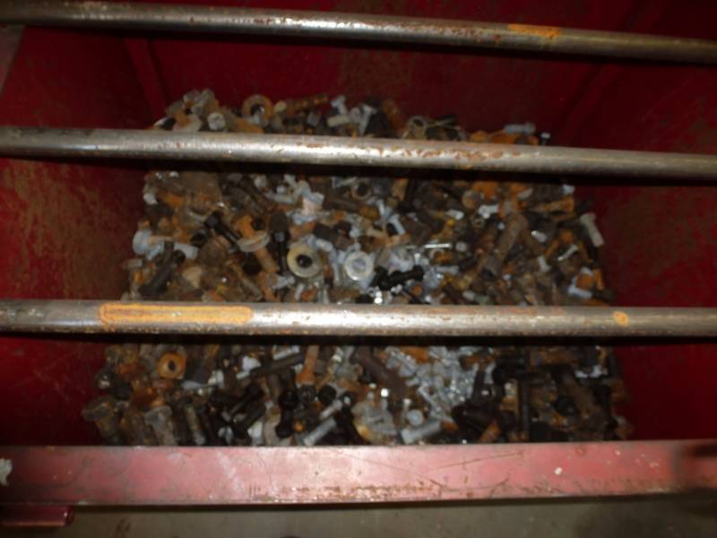 Pallet Cube with Building Bolts