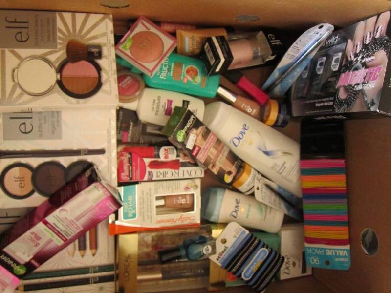 lot 54 image: Box of cosmetic and hygene products...