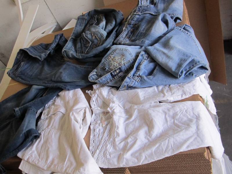 lot 68 image: Lot of clothing, mainly size 13 jea...