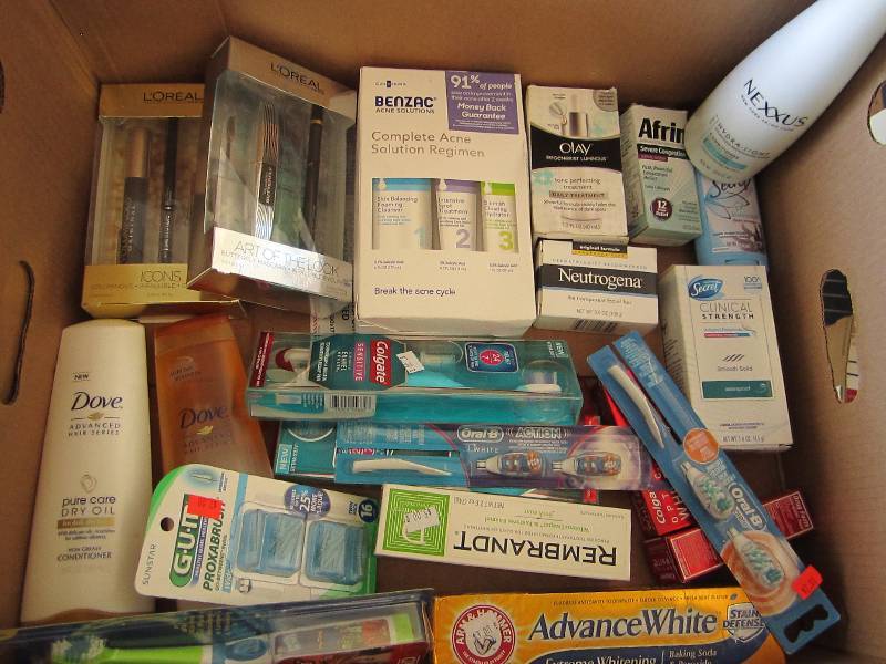 lot 78 image: Box of toothpaste and oral care pro...