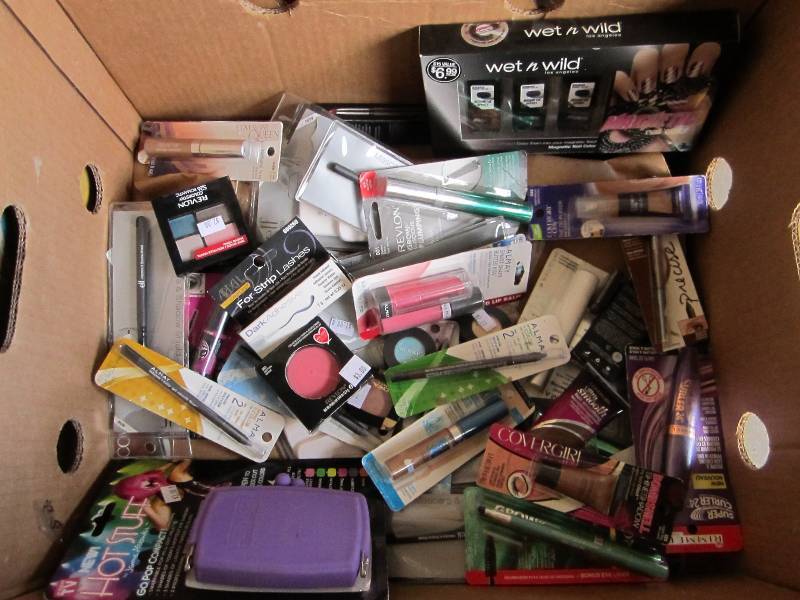 lot 79 image: Box of assorted cosmetics...