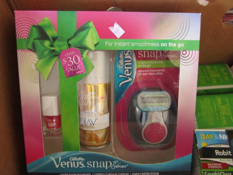 lot 84 image: Box of health and beauty products...