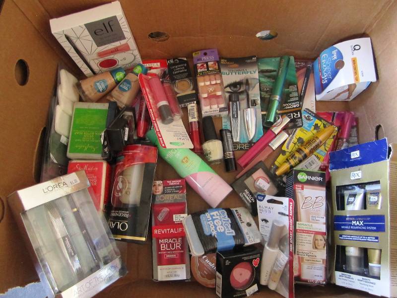 lot 85 image: Box of cosmetics, health and beauty...