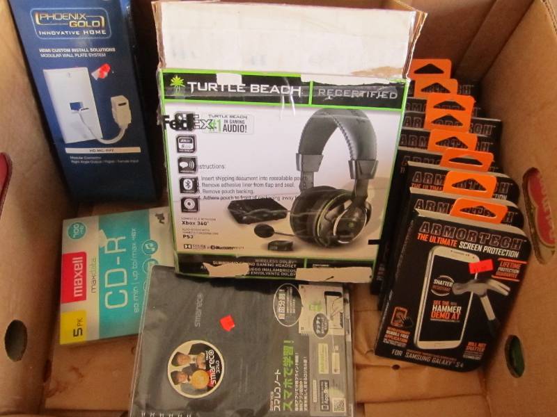 lot 88 image: Box of assorted electronics...