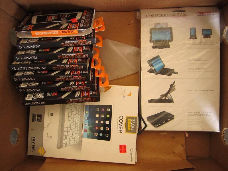 lot 98 image: Lot of electronics covers and cases...