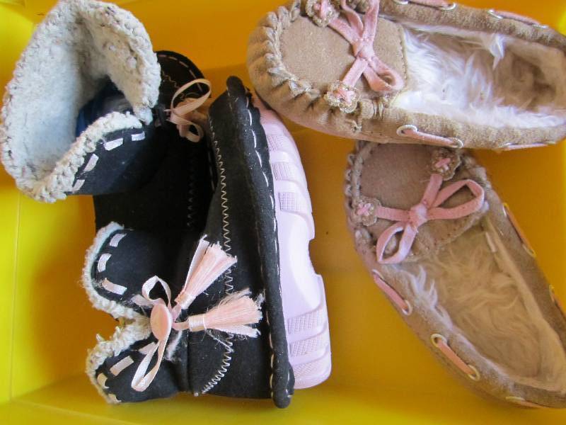 lot 106 image: baby shoes size 56...