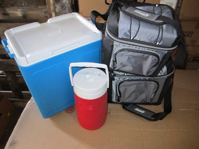 lot 113 image: Lot of coolers, all new Coleman, 2 ...