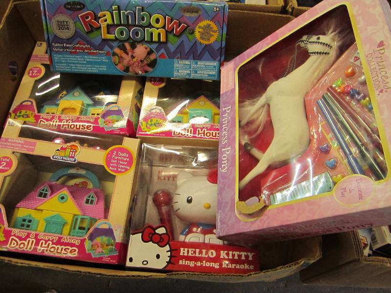 lot 123 image: Lot of toys...