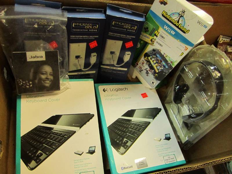 lot 133 image: Lot of electronics and keyboard cov...