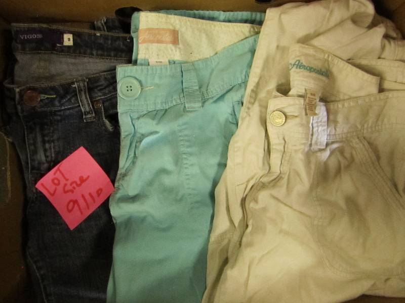 lot 135 image: Lot of size 910 pants...