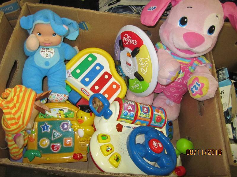 lot 152 image: Lot of toys...