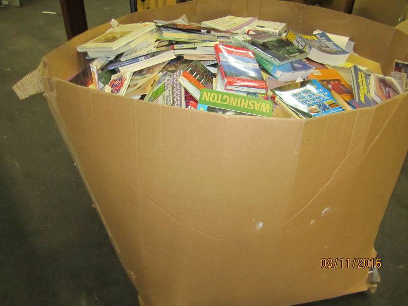 lot 176 image: Full pallet gaylord box of assorted...