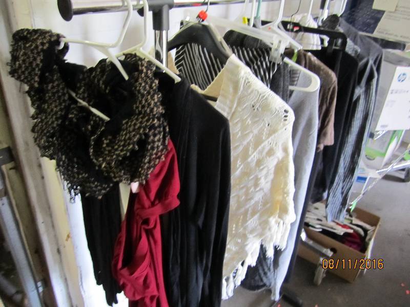 lot 178 image: Lot of assorted ladies clothing, mo...